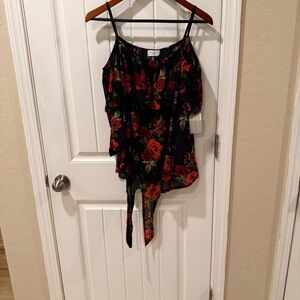 Ivy Rose 1X Chic Black and Red Floral Women's Blouse